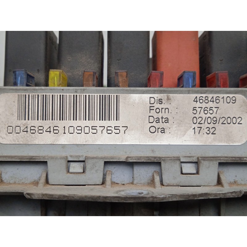 Recambio de caja reles / fusibles para fiat stilo (192) 1.9 referencia OEM IAM 46846109  