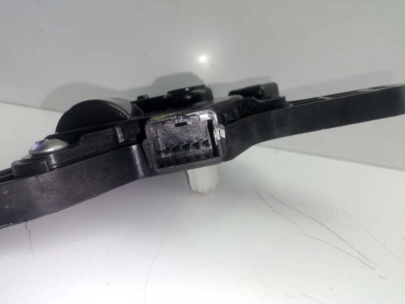 Recambio de motor apertura trampillas climatizador para hyundai ix35 1.7 crdi cat referencia OEM IAM D266NE9AA01  