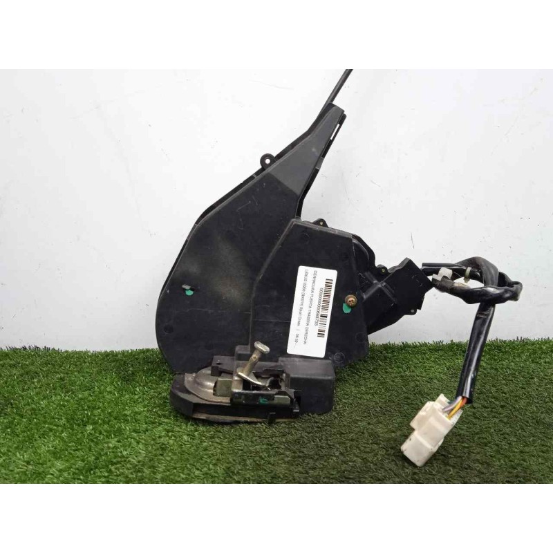 Recambio de cerradura puerta trasera derecha para lexus is200 (gxe10) sport cross referencia OEM IAM 6933053030 8.PINES 