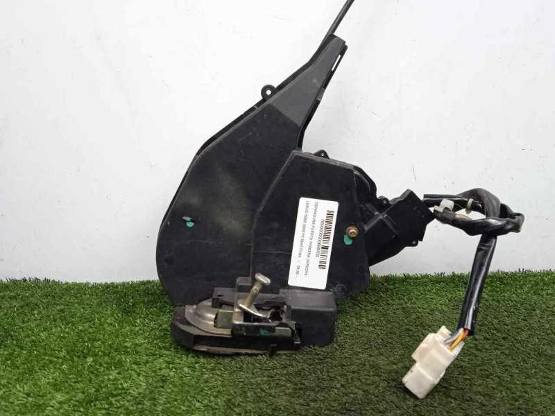 Recambio de cerradura puerta trasera derecha para lexus is200 (gxe10) sport cross referencia OEM IAM 6933053030 8.PINES 