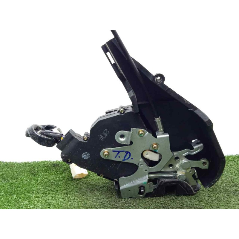 Recambio de cerradura puerta trasera derecha para lexus is200 (gxe10) sport cross referencia OEM IAM 6933053030 8.PINES 