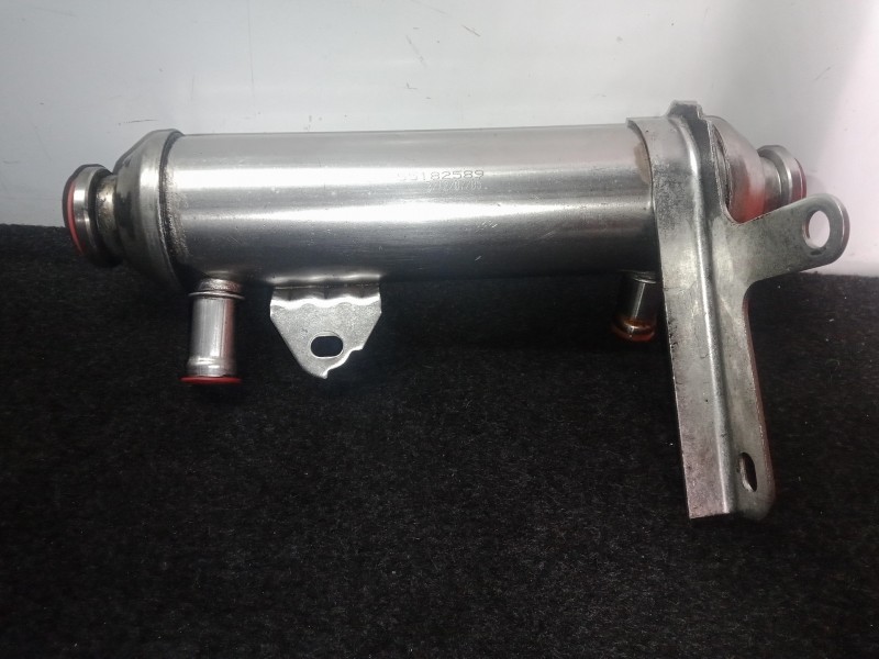 Recambio de enfriador gases egr para opel astra gtc 1.9 cdti referencia OEM IAM 55182589  