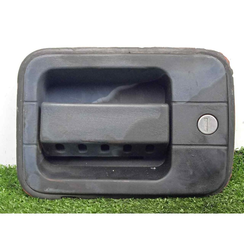 Recambio de maneta exterior delantera izquierda para iveco eurocargo 5.9 diesel referencia OEM IAM SINREFERENCIA EXTERIOR NEGRA