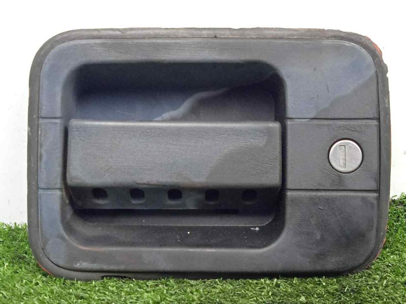Recambio de maneta exterior delantera izquierda para iveco eurocargo 5.9 diesel referencia OEM IAM SINREFERENCIA EXTERIOR NEGRA