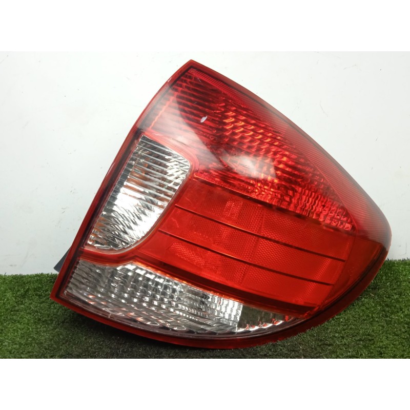 Recambio de piloto trasero derecho para kia rio 1.3 i referencia OEM IAM SINREFERENCIA RANCHERA - FAMILIAR 00-05