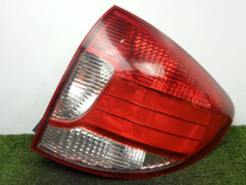 Recambio de piloto trasero derecho para kia rio 1.3 i referencia OEM IAM SINREFERENCIA RANCHERA - FAMILIAR 00-05