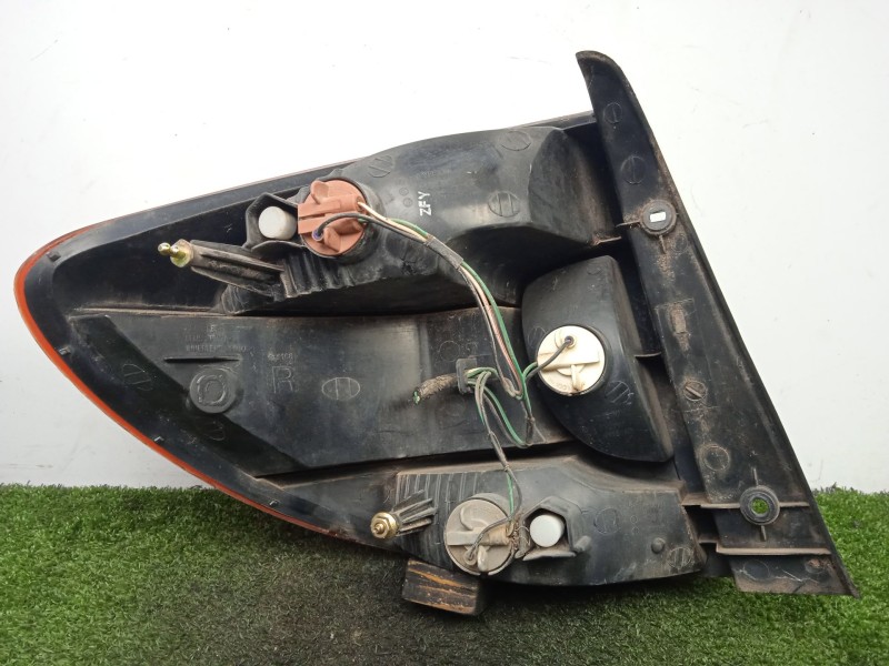 Recambio de piloto trasero derecho para kia rio 1.3 i referencia OEM IAM SINREFERENCIA RANCHERA - FAMILIAR 00-05