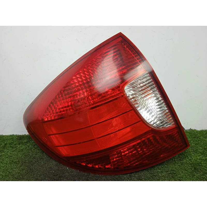 Recambio de piloto trasero izquierdo para kia rio 1.3 i referencia OEM IAM SINREFERENCIA RANCHERA - FAMILIAR 00-05