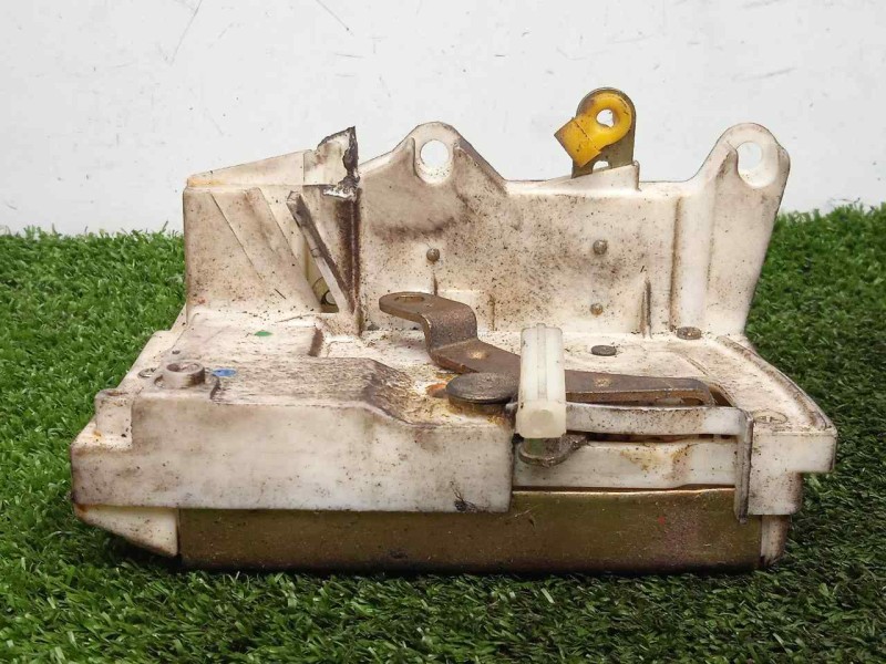 Recambio de cerradura puerta delantera izquierda para iveco eurocargo 5.9 diesel referencia OEM IAM SINREFERENCIA  