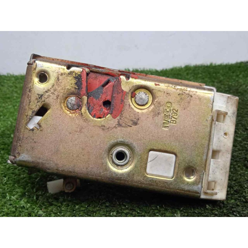 Recambio de cerradura puerta delantera izquierda para iveco eurocargo 5.9 diesel referencia OEM IAM SINREFERENCIA  