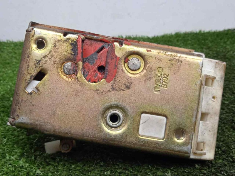 Recambio de cerradura puerta delantera izquierda para iveco eurocargo 5.9 diesel referencia OEM IAM SINREFERENCIA  