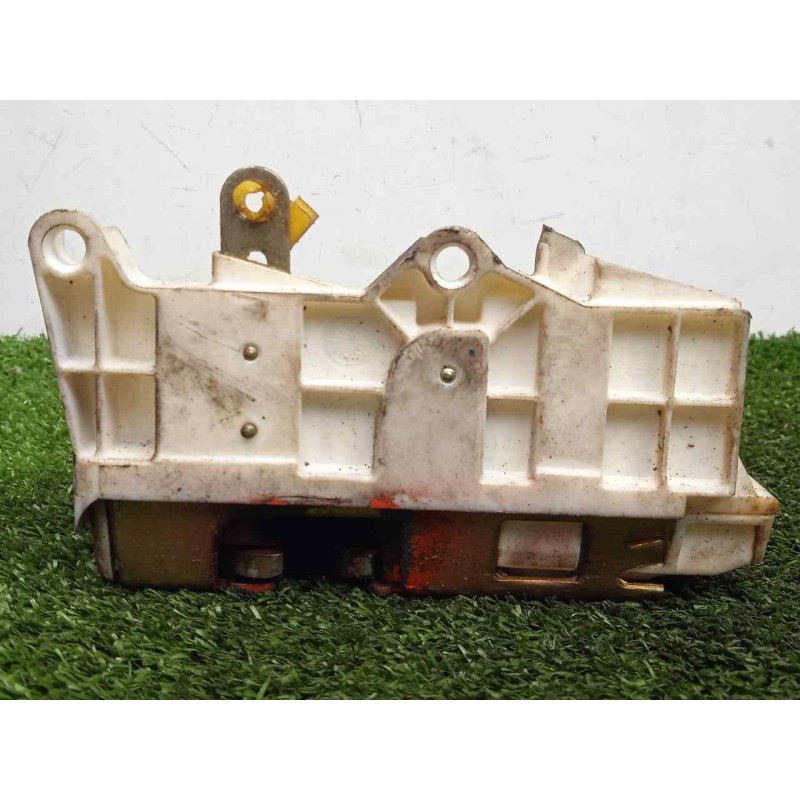 Recambio de cerradura puerta delantera izquierda para iveco eurocargo 5.9 diesel referencia OEM IAM SINREFERENCIA  