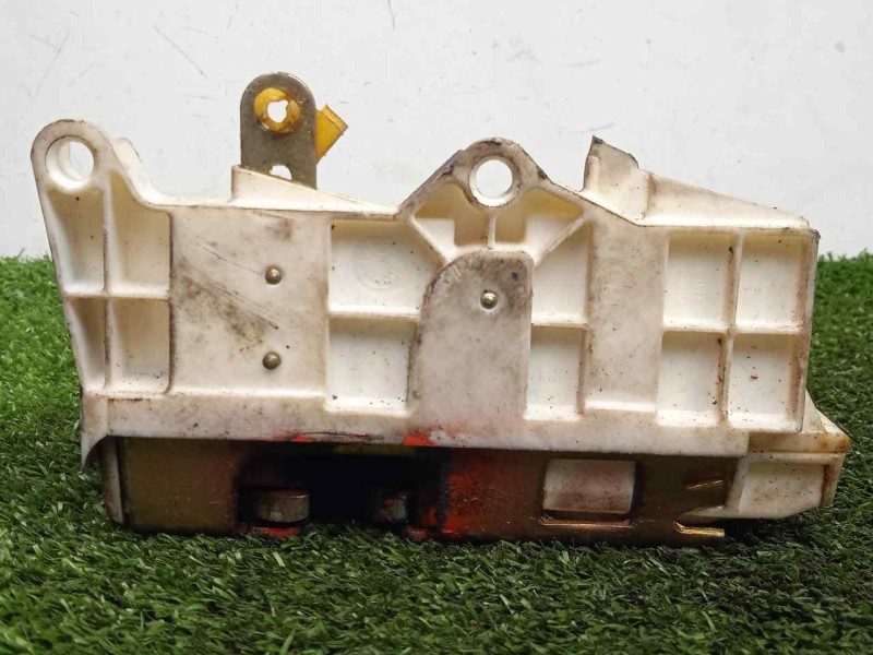 Recambio de cerradura puerta delantera izquierda para iveco eurocargo 5.9 diesel referencia OEM IAM SINREFERENCIA  