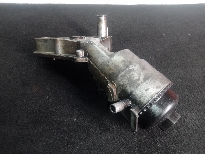 Recambio de soporte filtro aceite para opel astra gtc 1.9 cdti referencia OEM IAM 6740230110  