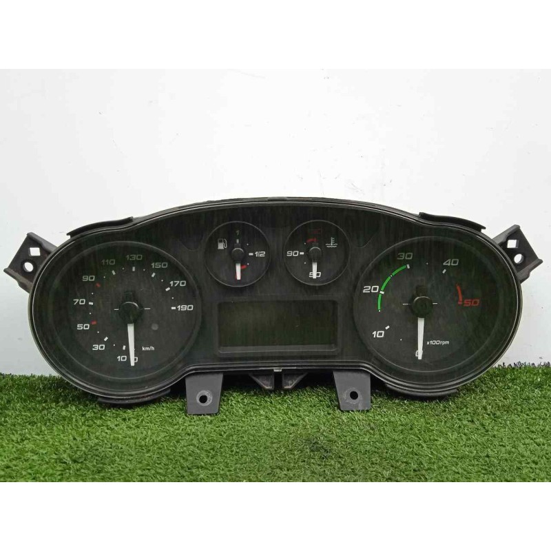 Recambio de cuadro instrumentos para iveco daily furgón 2.3 diesel cat referencia OEM IAM 5801815717  