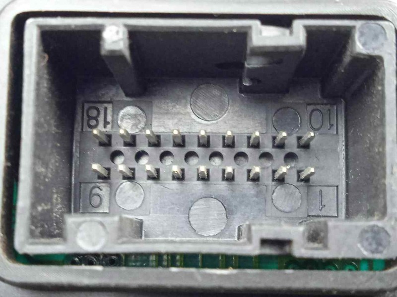 Recambio de cuadro instrumentos para iveco daily furgón 2.3 diesel cat referencia OEM IAM 5801815717  