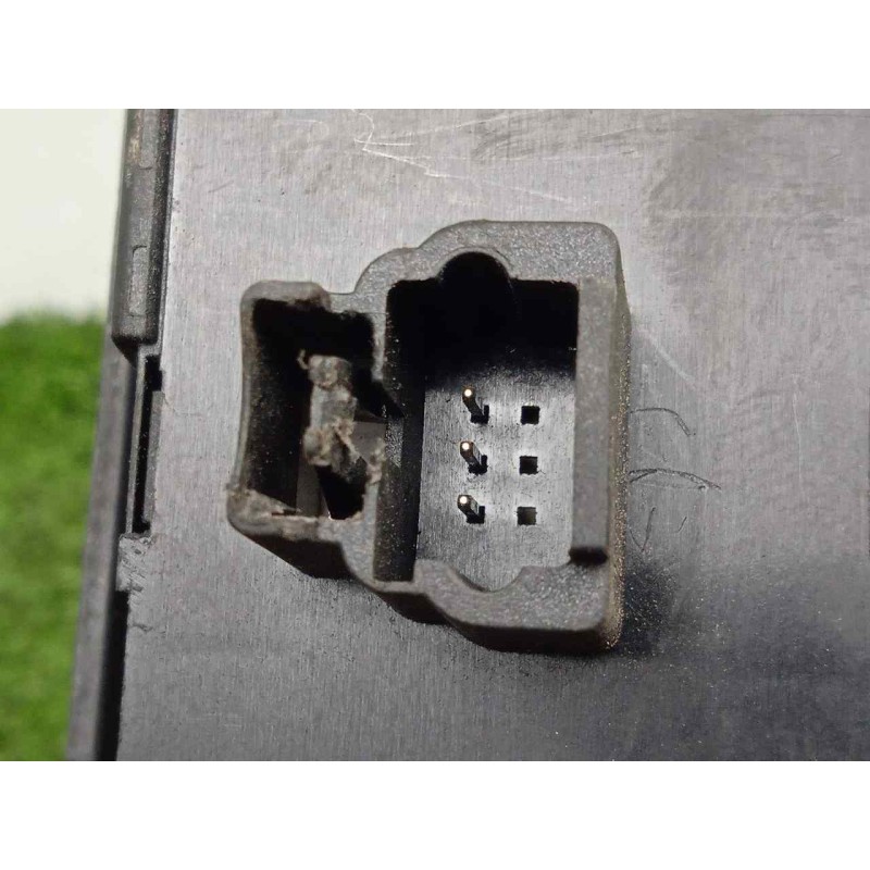 Recambio de mando elevalunas delantero izquierdo para peugeot 407 1.6 hdi referencia OEM IAM 96468704XT 4.BOTONES 