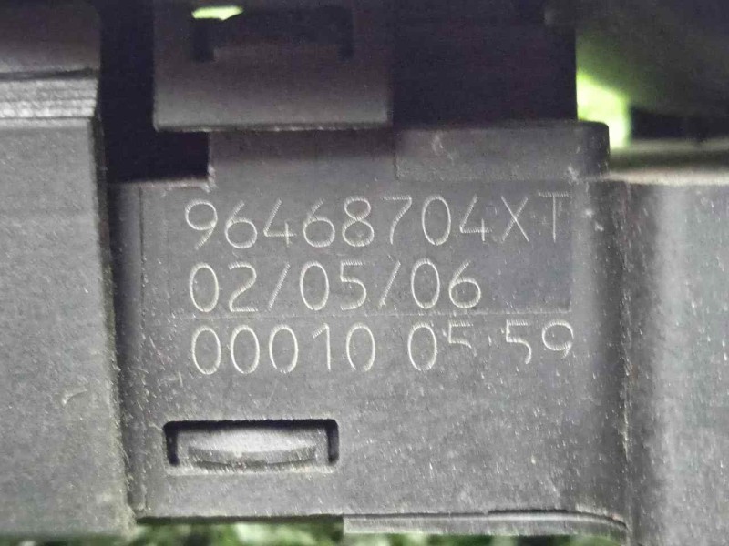 Recambio de mando elevalunas delantero izquierdo para peugeot 407 1.6 hdi referencia OEM IAM 96468704XT 4.BOTONES 