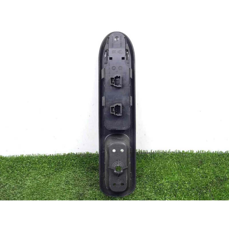 Recambio de mando elevalunas delantero izquierdo para peugeot 407 1.6 hdi referencia OEM IAM 96468704XT 4.BOTONES 