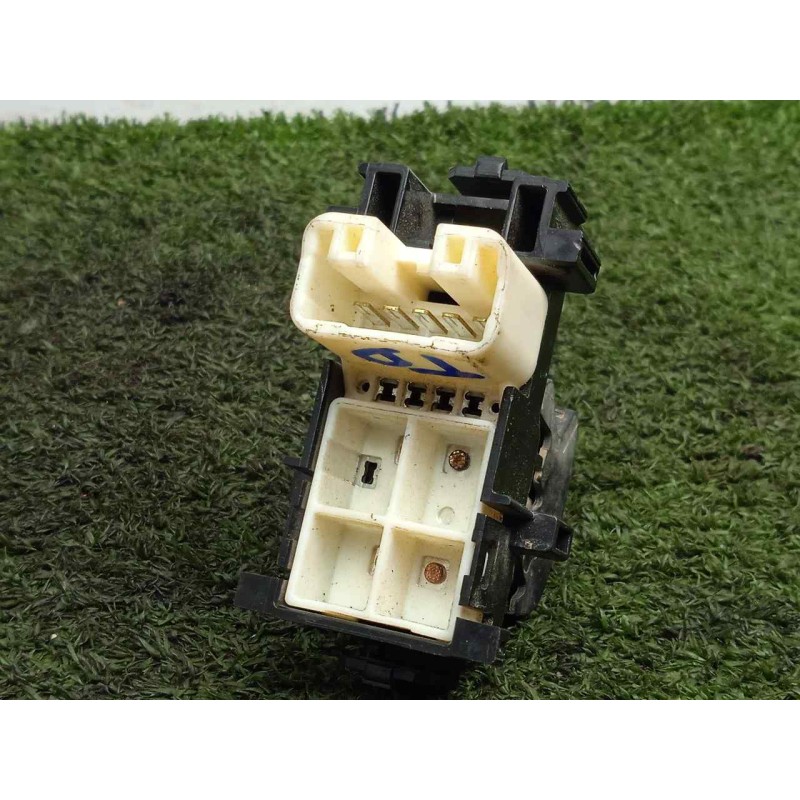 Recambio de mando elevalunas trasero derecho para toyota rav 4 2.2 d-4d cat referencia OEM IAM SINREFERENCIA  