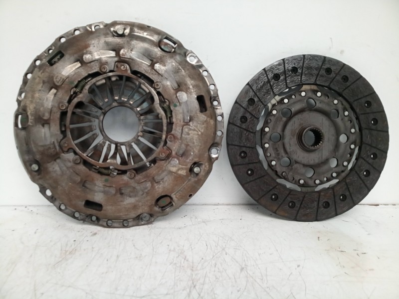 Recambio de kit embrague para hyundai tucson (jm) 2.0 crdi cat referencia OEM IAM 324048710  