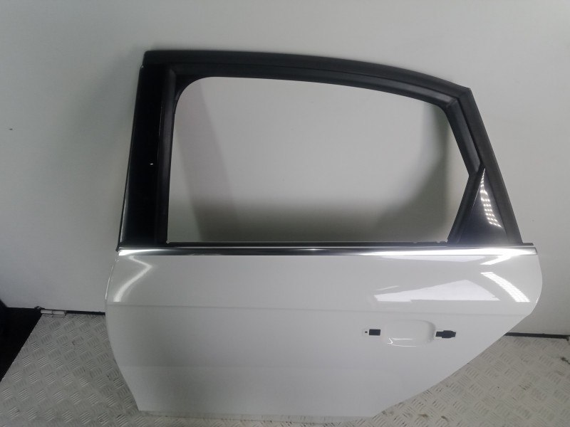Recambio de puerta trasera izquierda para audi a4 ber. (b8) 1.8 16v tfsi referencia OEM IAM   BLANCO