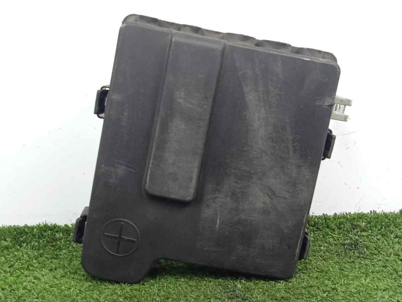 Recambio de caja reles / fusibles para iveco daily furgón 2.3 diesel cat referencia OEM IAM 5801585968  