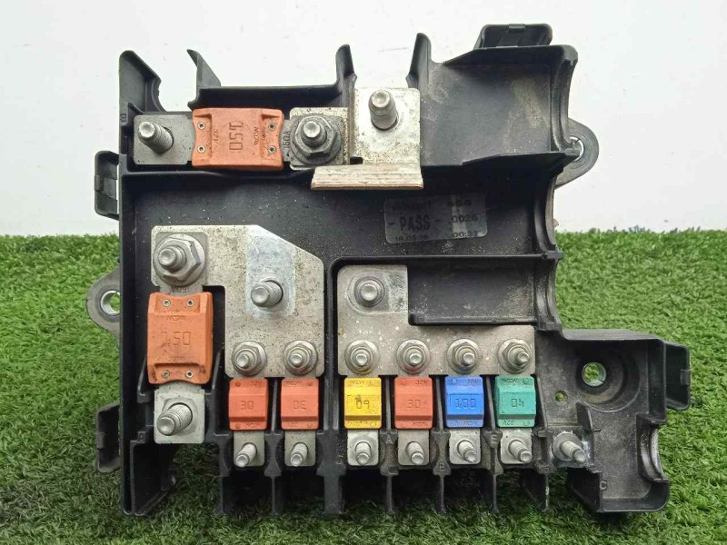 Recambio de caja reles / fusibles para iveco daily furgón 2.3 diesel cat referencia OEM IAM 5801585977  