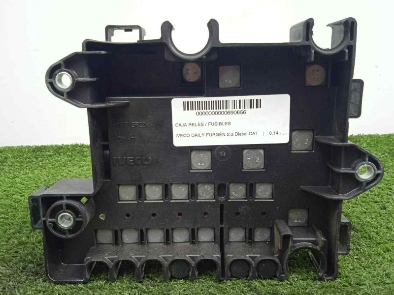Recambio de caja reles / fusibles para iveco daily furgón 2.3 diesel cat referencia OEM IAM 5801585977  