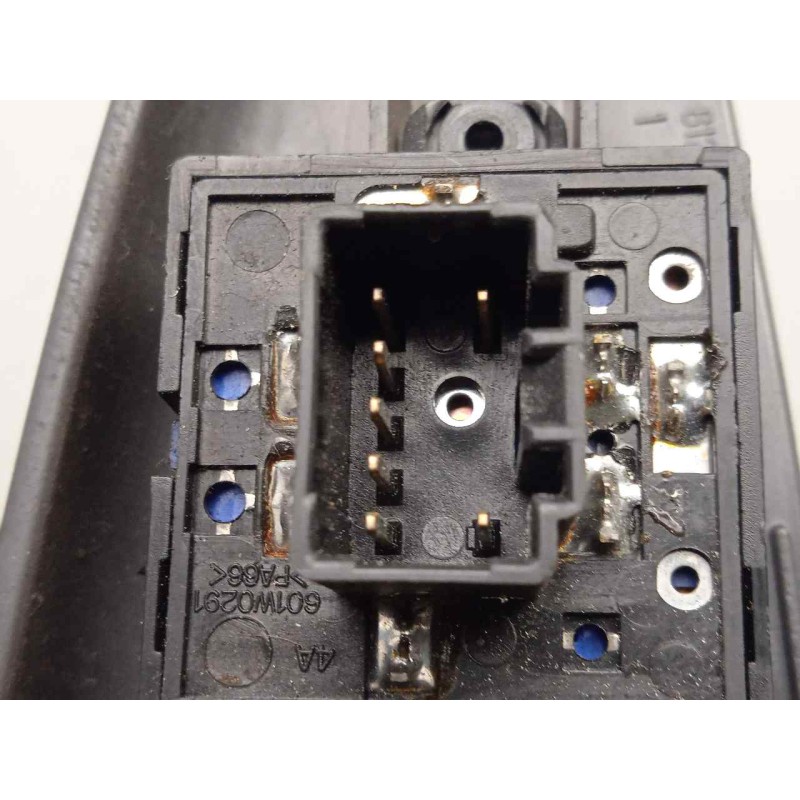 Recambio de mando elevalunas delantero izquierdo para kia cerato 2.0 turbodiesel cat referencia OEM IAM SINREFERENCIA 4.BOTONES 