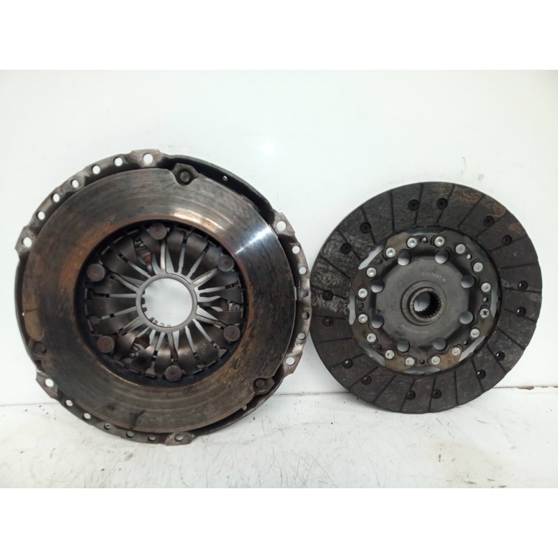 Recambio de kit embrague para hyundai tucson (jm) 2.0 crdi cat referencia OEM IAM 324048710  