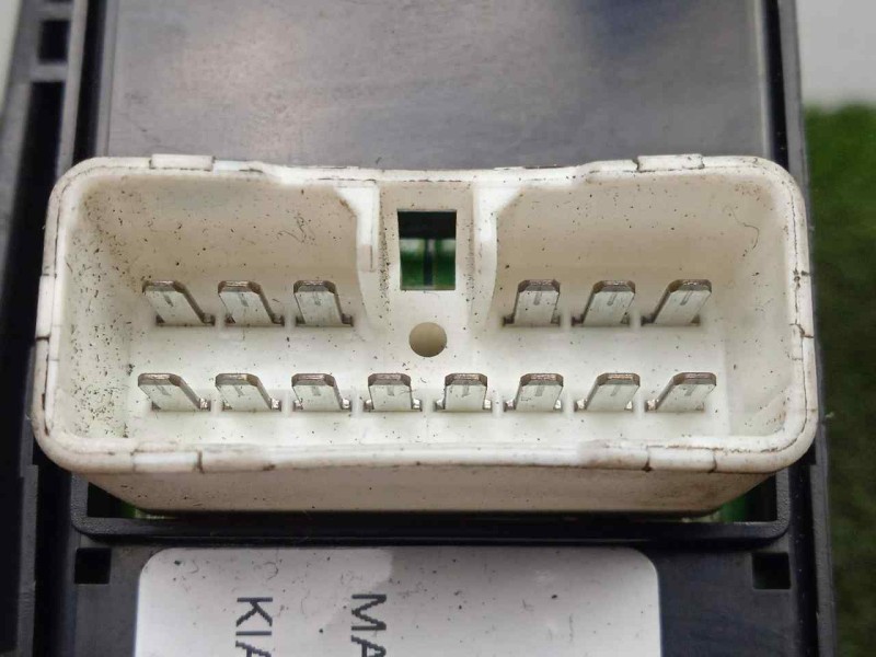 Recambio de mando elevalunas delantero izquierdo para kia cerato 2.0 turbodiesel cat referencia OEM IAM SINREFERENCIA 4.BOTONES 