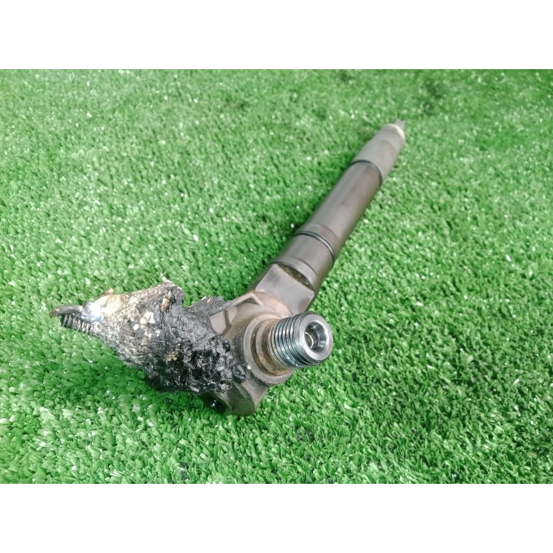 Recambio de inyector para toyota hilux (kun) referencia OEM IAM 236700E020 DENSO 2.PINES