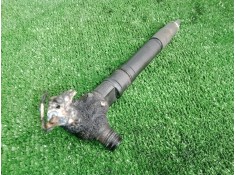 Recambio de inyector para toyota hilux (kun) referencia OEM IAM 236700E020 DENSO 2.PINES 2
