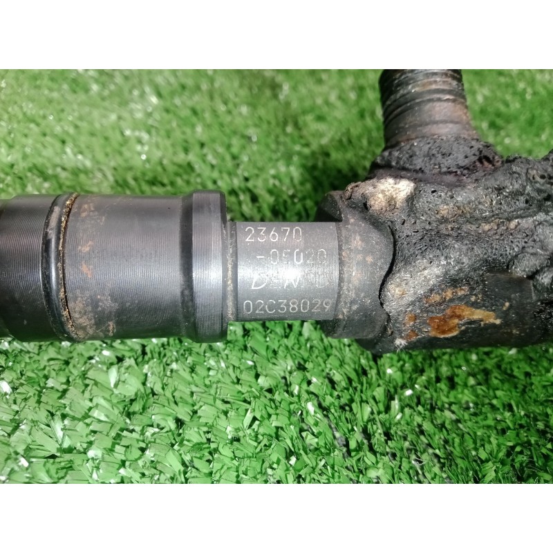 Recambio de inyector para toyota hilux (kun) referencia OEM IAM 236700E020 DENSO 2.PINES