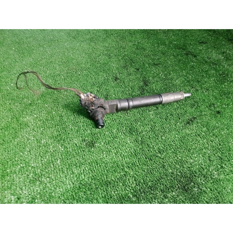 Recambio de inyector para toyota hilux (kun) referencia OEM IAM 236700E020 DENSO 2.PINES