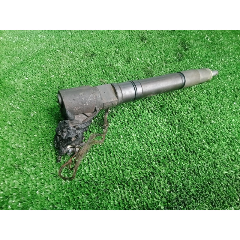 Recambio de inyector para toyota hilux (kun) referencia OEM IAM 236700E020 DENSO 2.PINES