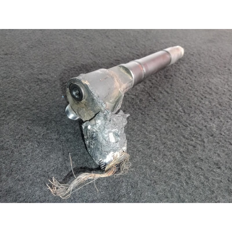 Recambio de inyector para toyota hilux (kun) referencia OEM IAM 236700E020 DENSO 2.PINES