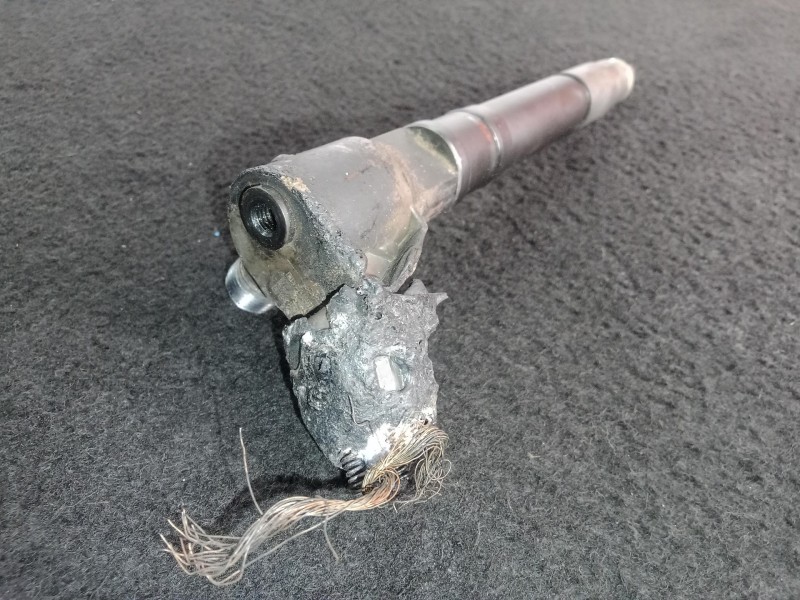 Recambio de inyector para toyota hilux (kun) referencia OEM IAM 236700E020 DENSO 2.PINES