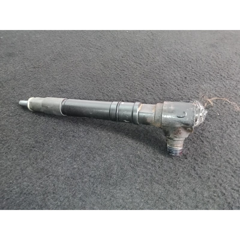 Recambio de inyector para toyota hilux (kun) referencia OEM IAM 236700E020 DENSO 2.PINES