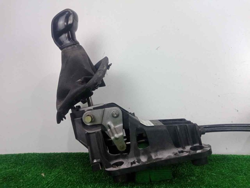 Recambio de palanca cambio para peugeot 208 1.4 hdi fap referencia OEM IAM 9837816580  