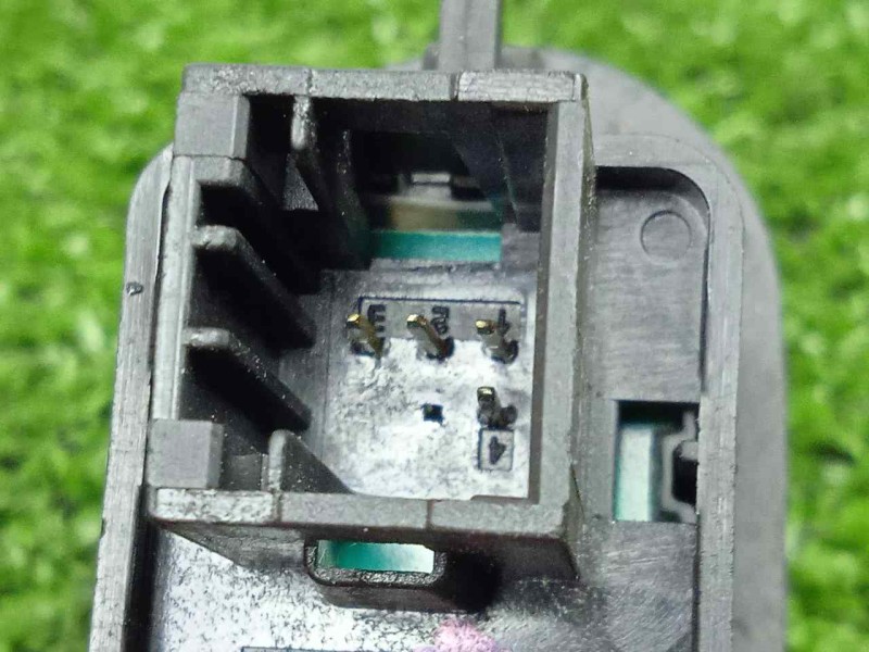 Recambio de mando elevalunas delantero derecho para peugeot 1007 1.4 hdi referencia OEM IAM SINREFERENCIA  