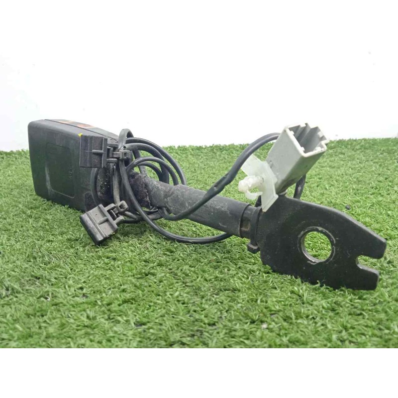 Recambio de enganche cinturon delantero izquierdo para iveco daily furgón 2.3 diesel cat referencia OEM IAM 5801455971  