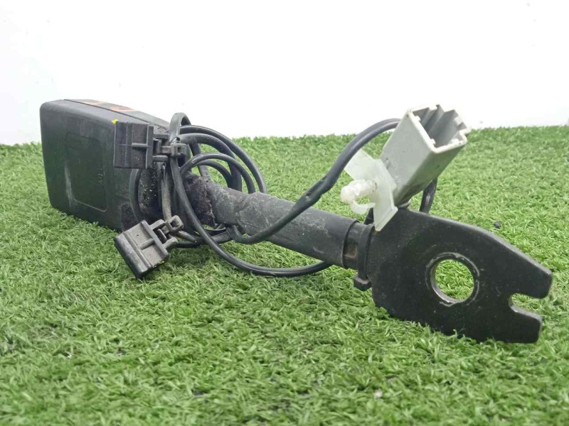 Recambio de enganche cinturon delantero izquierdo para iveco daily furgón 2.3 diesel cat referencia OEM IAM 5801455971  