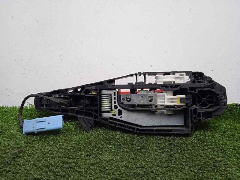 Recambio de maneta exterior delantera derecha para opel crossland x 1.2 referencia OEM IAM 9686433680 ROJO 