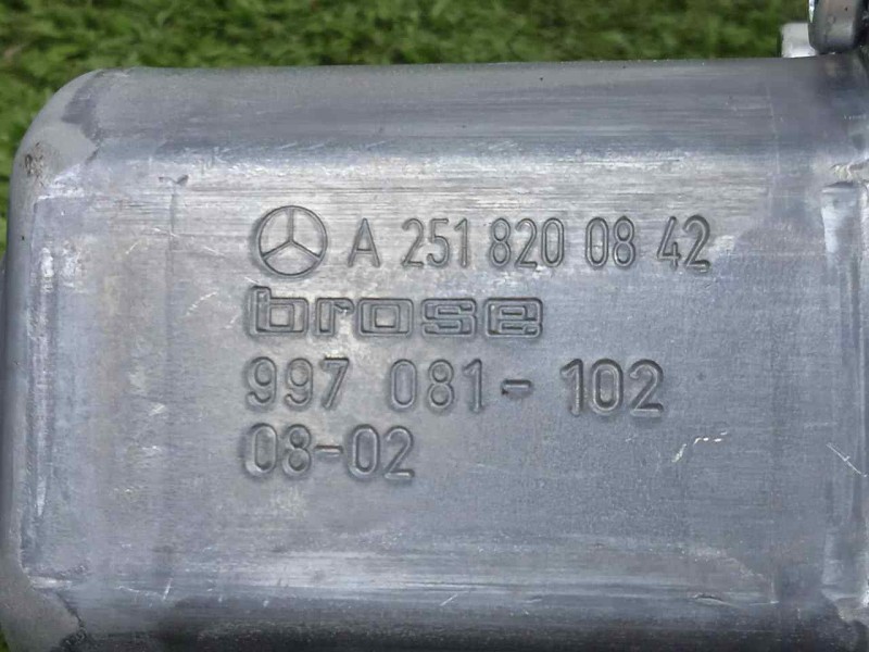Recambio de motor elevalunas delantero derecho para mercedes-benz clase r (w251) 3.0 cdi cat referencia OEM IAM A2518200842-9970