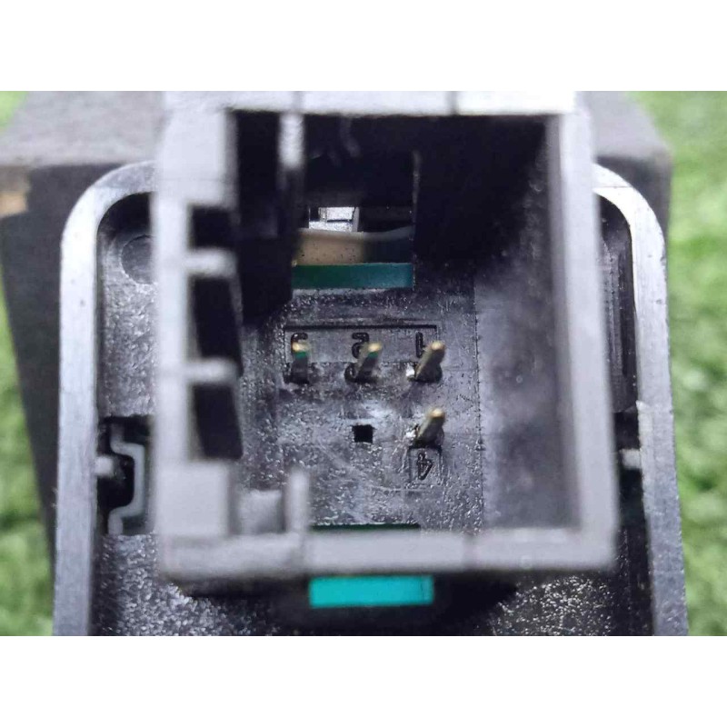 Recambio de mando elevalunas delantero izquierdo para peugeot 1007 1.4 hdi referencia OEM IAM SINREFERENCIA  