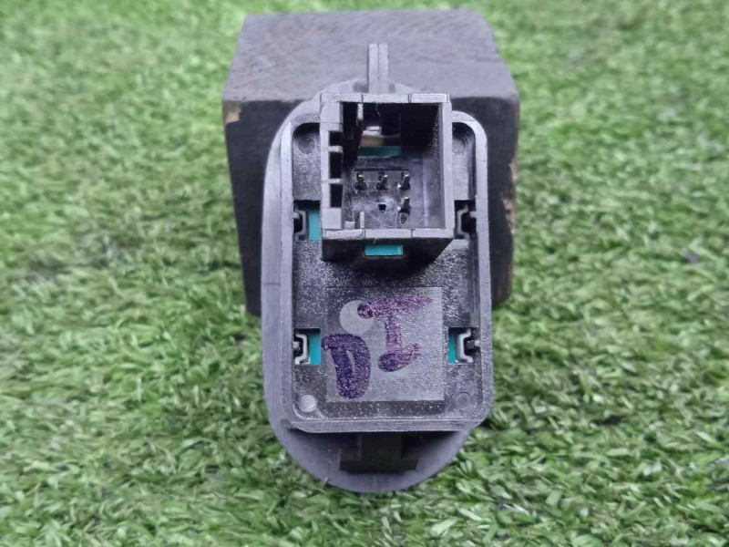 Recambio de mando elevalunas delantero izquierdo para peugeot 1007 1.4 hdi referencia OEM IAM SINREFERENCIA  