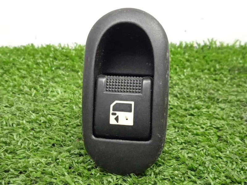 Recambio de mando elevalunas trasero izquierdo para peugeot 1007 1.4 hdi referencia OEM IAM 96570331XT  
