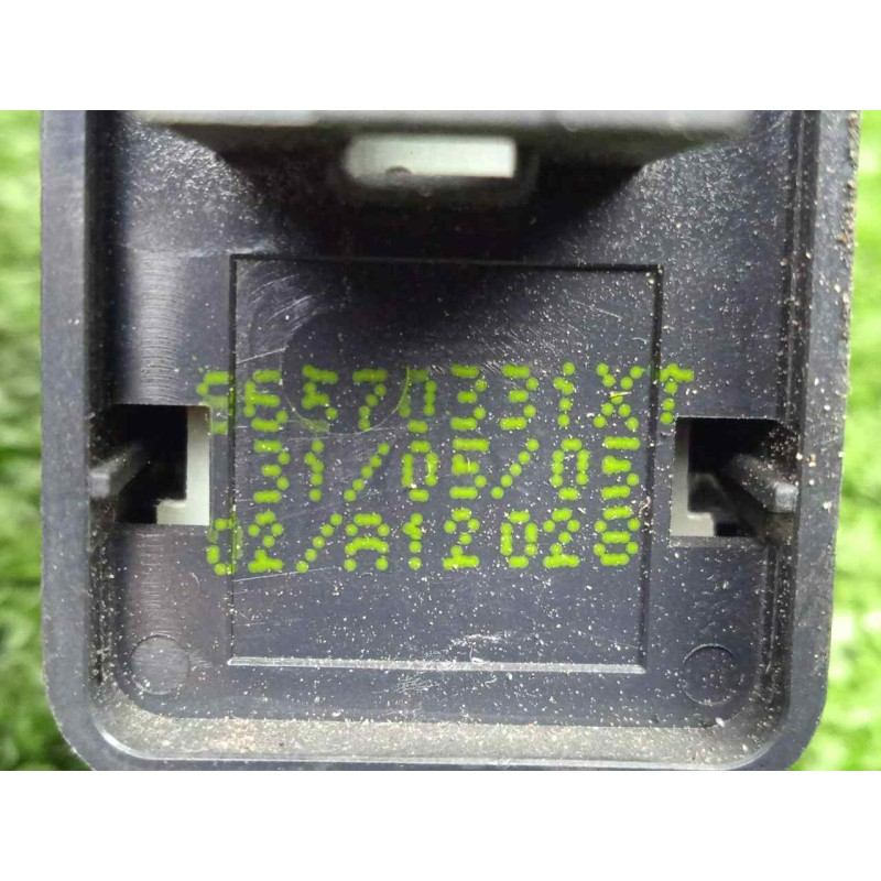 Recambio de mando elevalunas trasero izquierdo para peugeot 1007 1.4 hdi referencia OEM IAM 96570331XT  